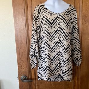 Art deco geometric print blouse Charlotte Russe black and white size medium